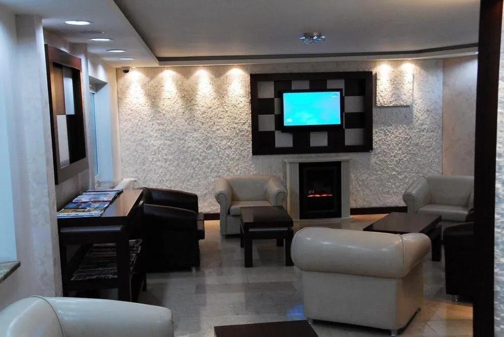 Artan Hotel 3*