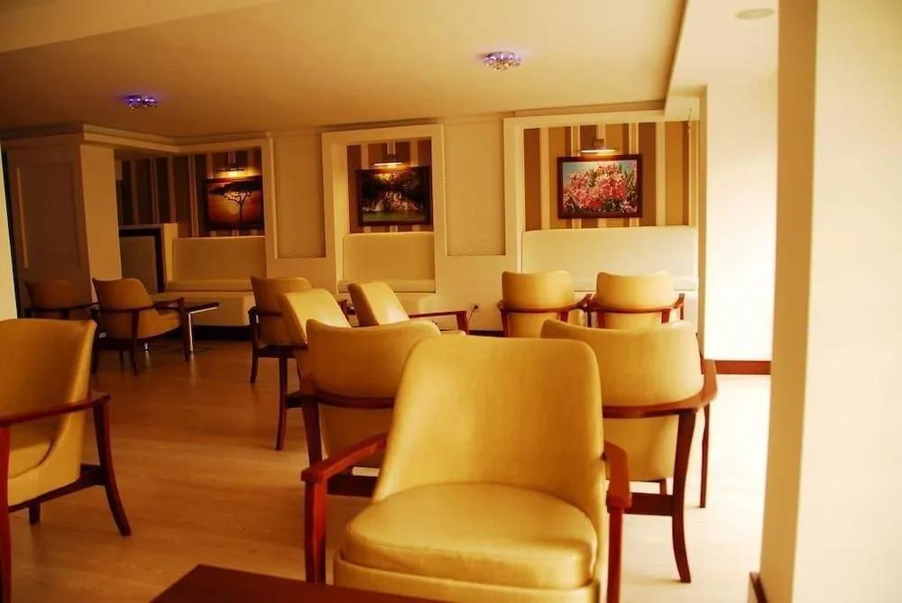 Artan Hotel 3*