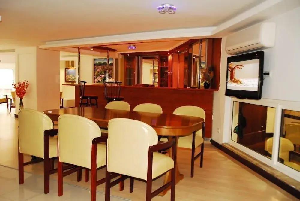 Artan Hotel 3*