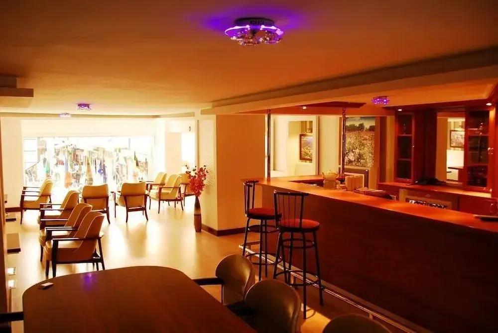 Artan Hotel 3*