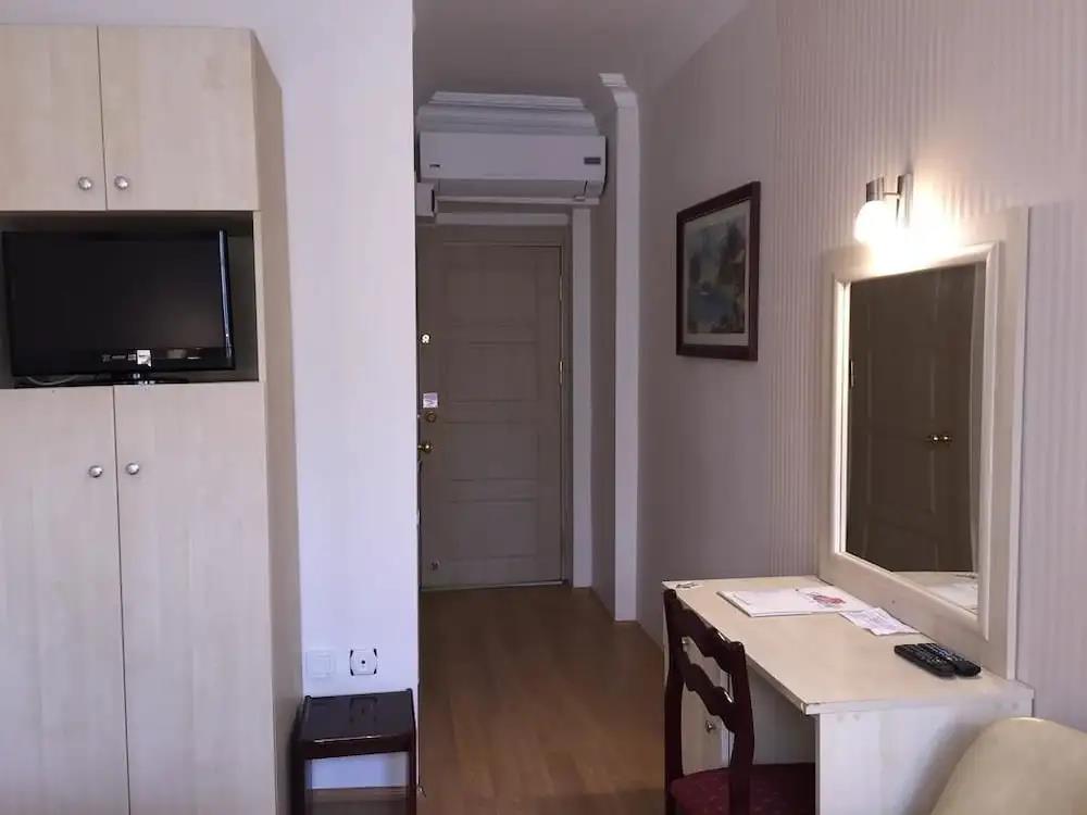 Artan Hotel 3*