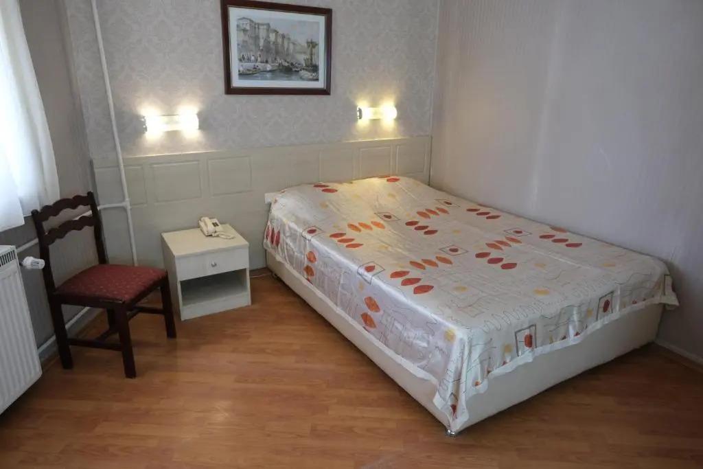 Artan Hotel 3*