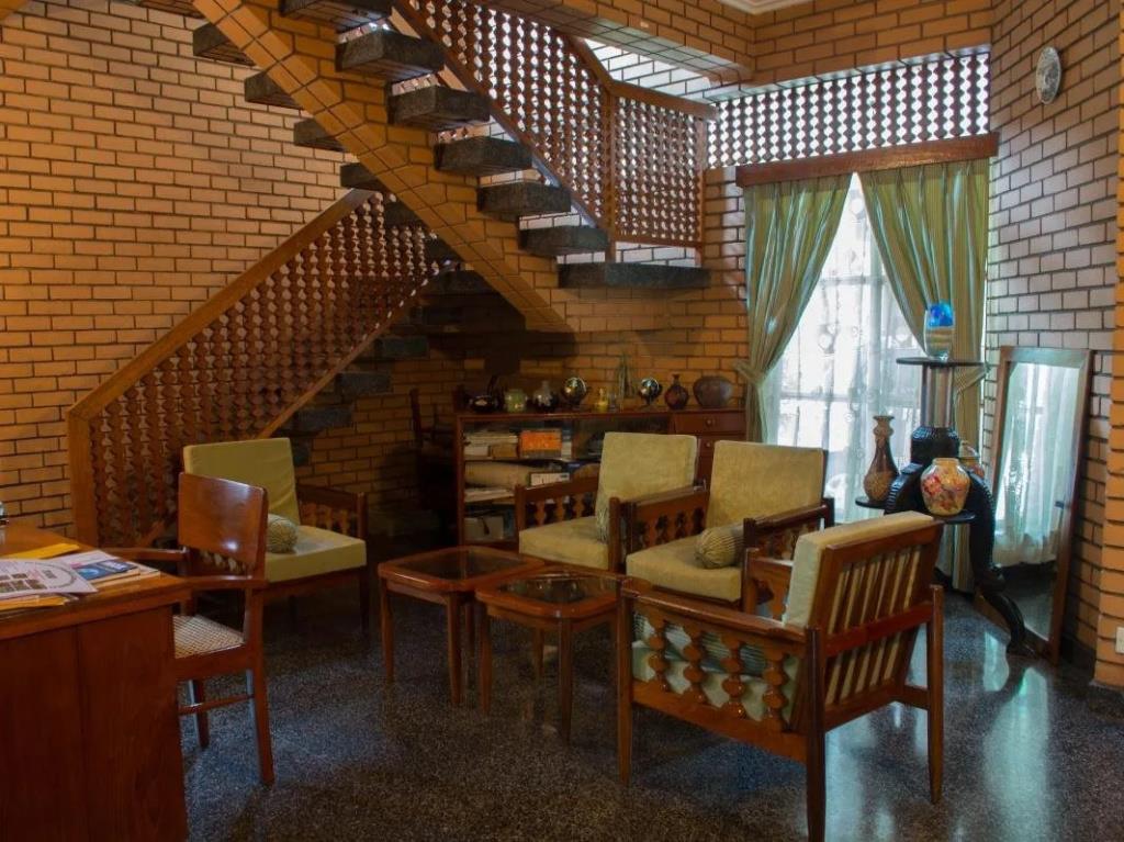Royal Tourist Lodge 2*