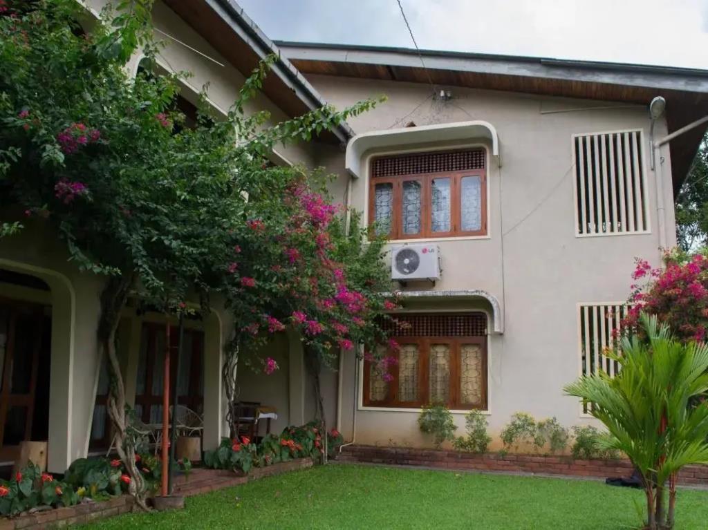 Royal Tourist Lodge 2*