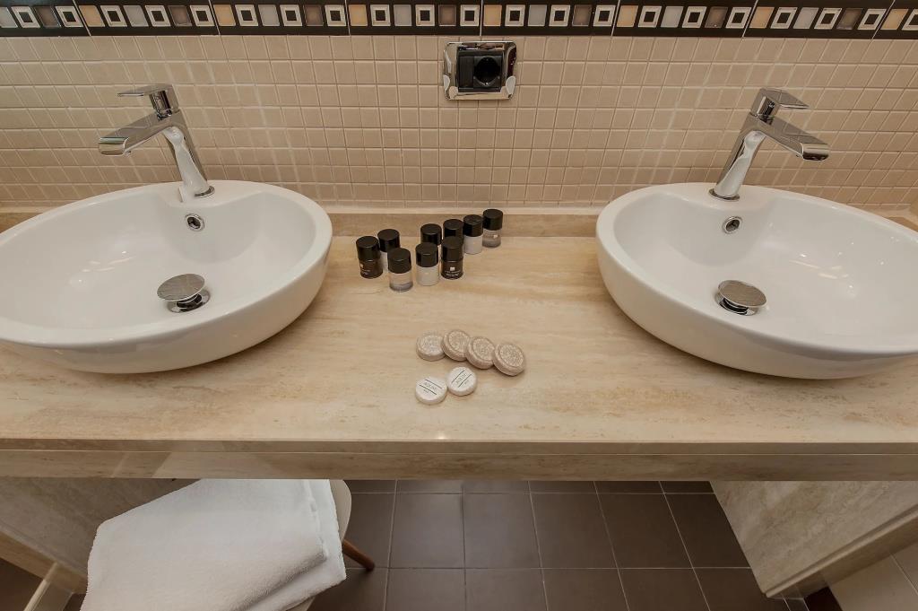 Daphne Luxury Suites 0*