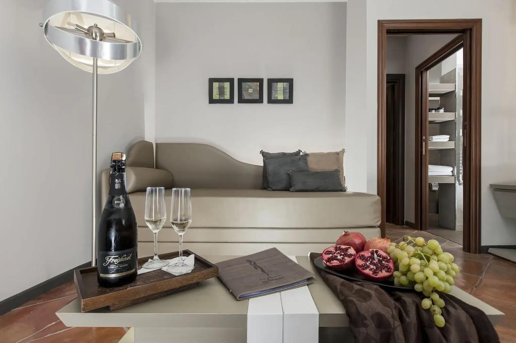 Daphne Luxury Suites 0*