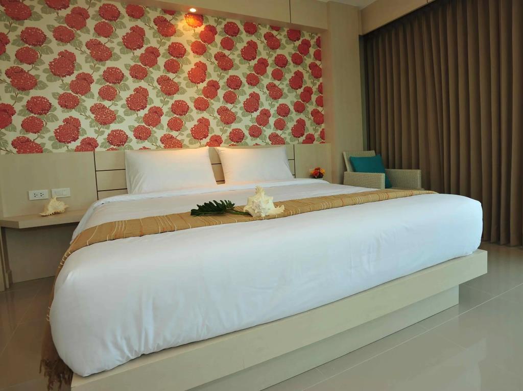 Chalong Beach Front Residence 2*