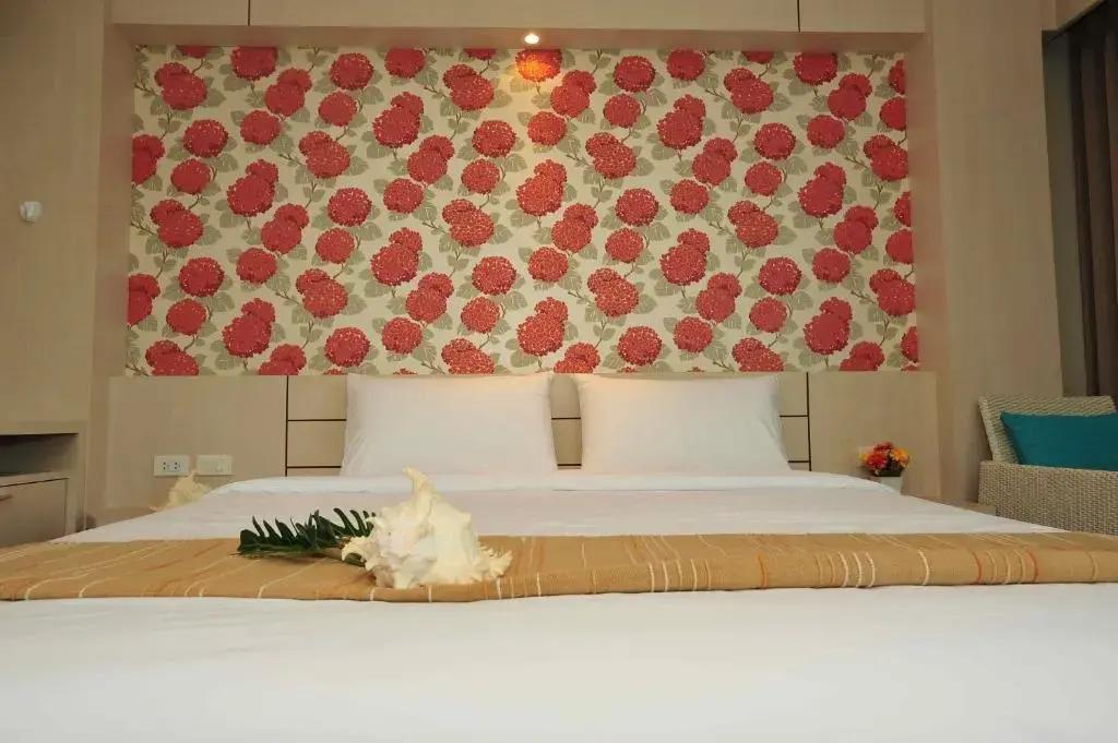 Chalong Beach Front Residence 2*