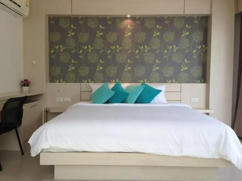 Chalong Beach Front Residence 2*