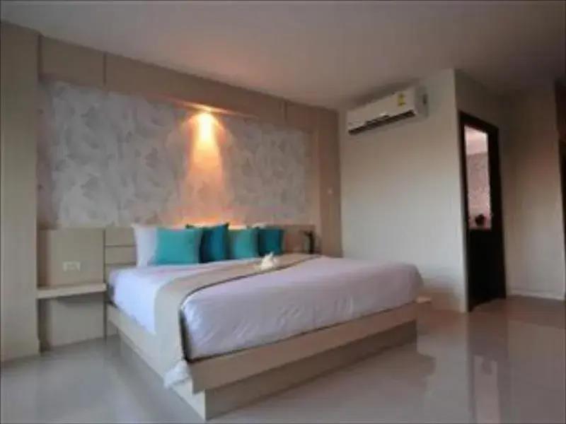 Chalong Beach Front Residence 2*