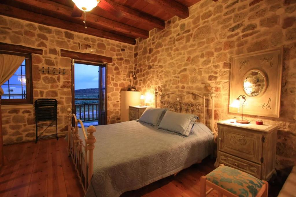 Lithos Traditional Houses 0*