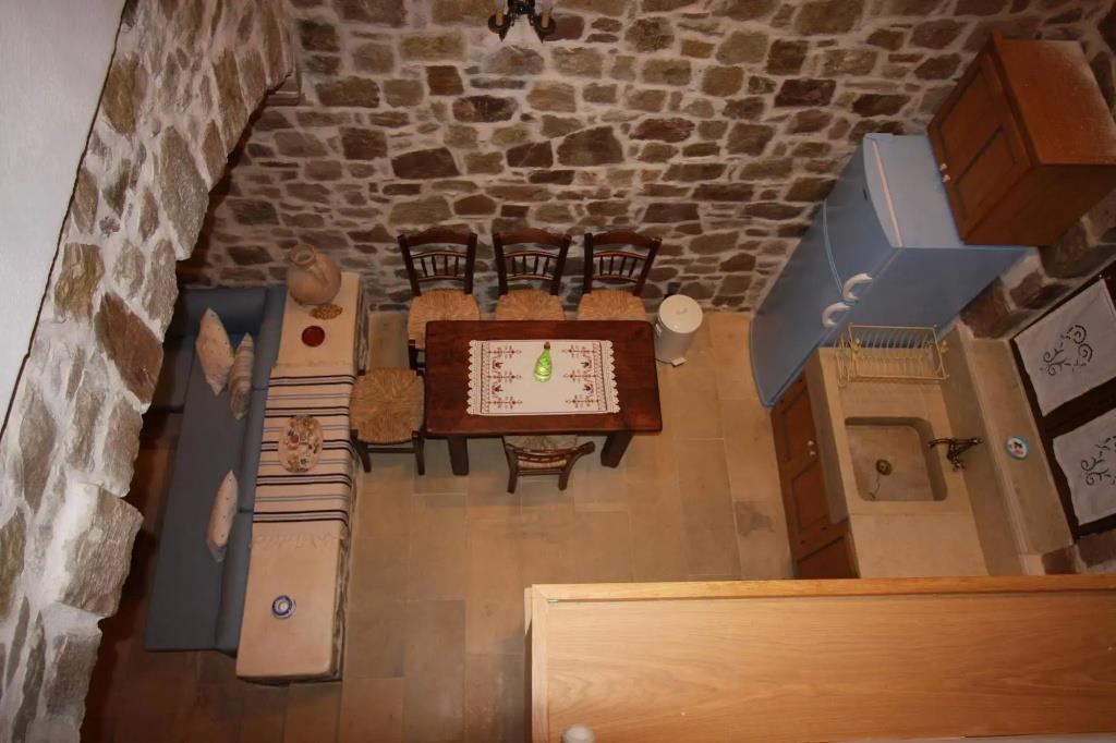 Lithos Traditional Houses 0*