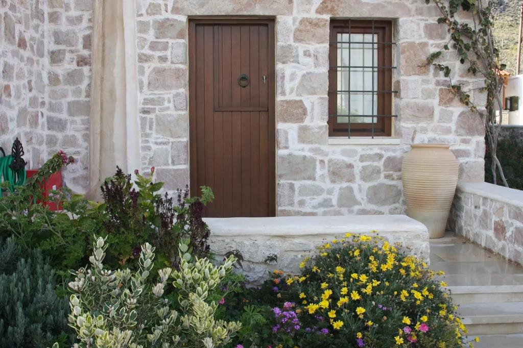 Lithos Traditional Houses 0*