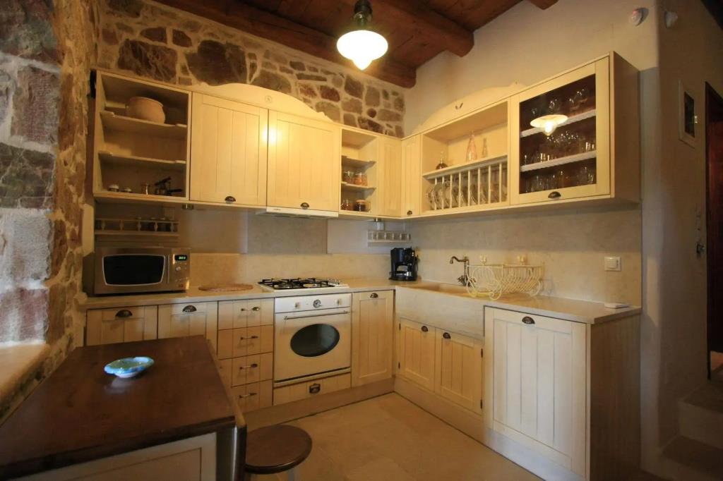 Lithos Traditional Houses 0*