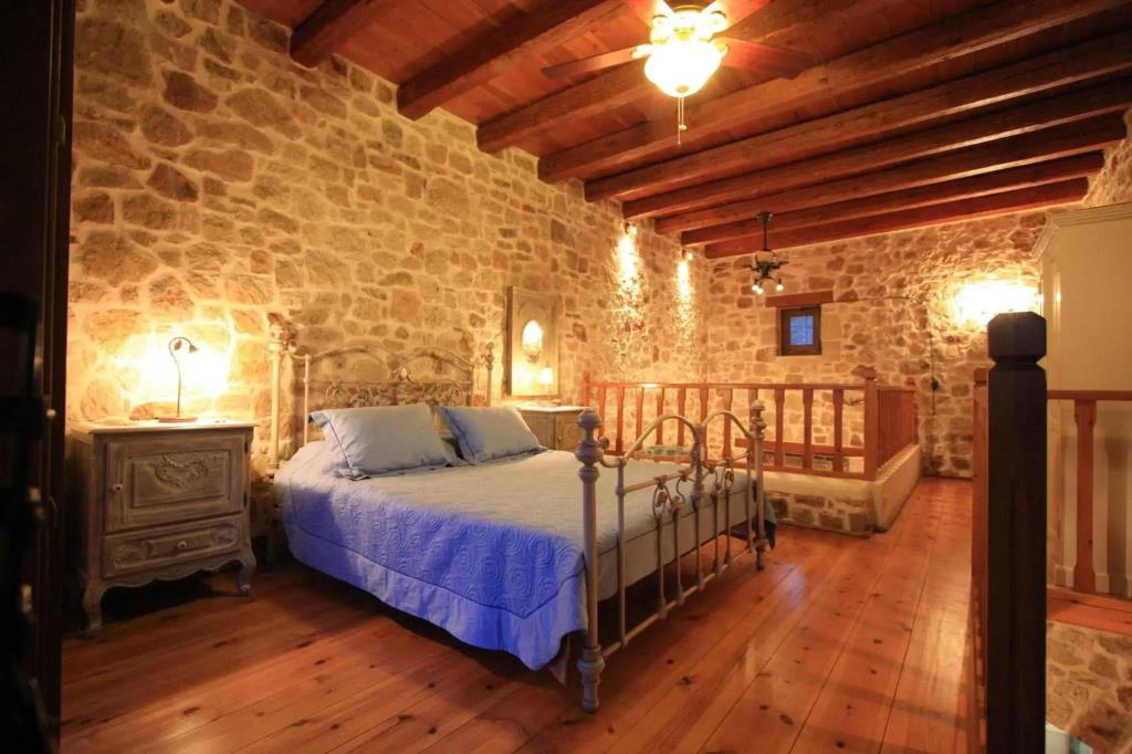 Lithos Traditional Houses 0*