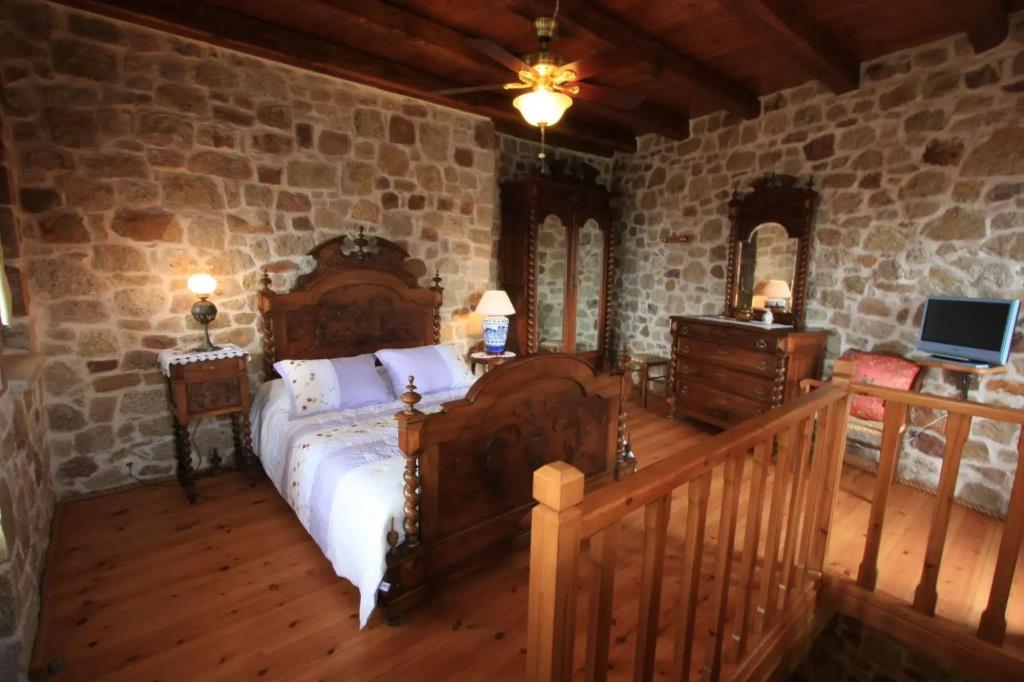 Lithos Traditional Houses 0*