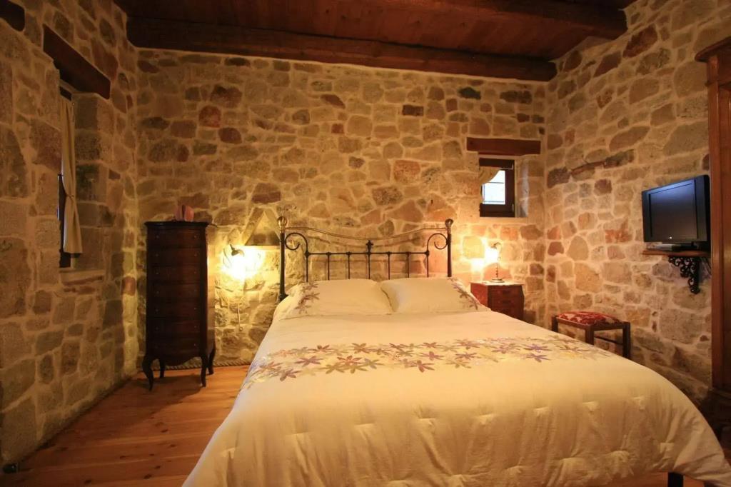 Lithos Traditional Houses 0*