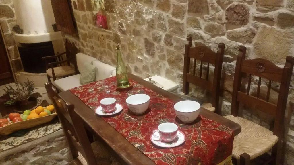 Lithos Traditional Houses 0*