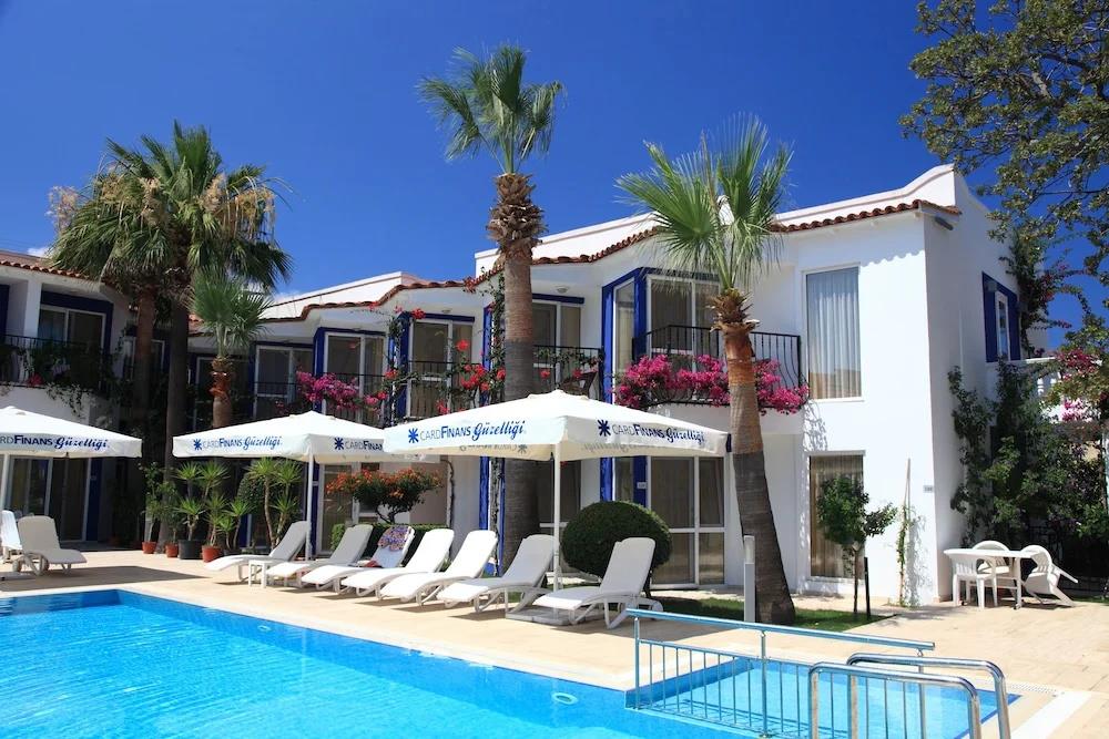 Catamaran Hotel 2*