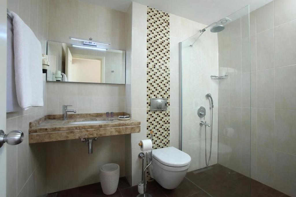 Catamaran Hotel 2*