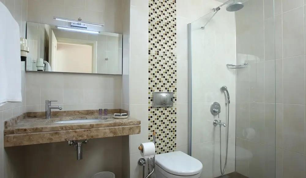 Catamaran Hotel 2*