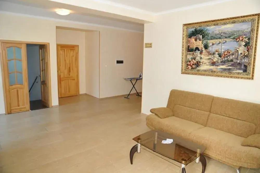 Hotel 777 0*
