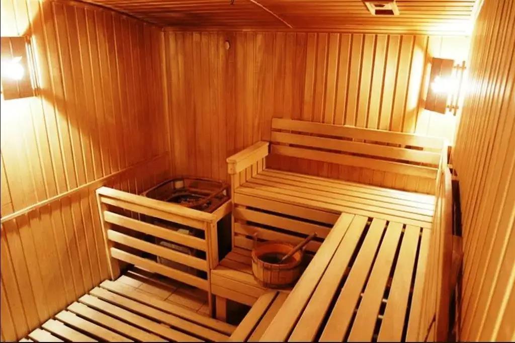 Shakhtyor Hotel 1*