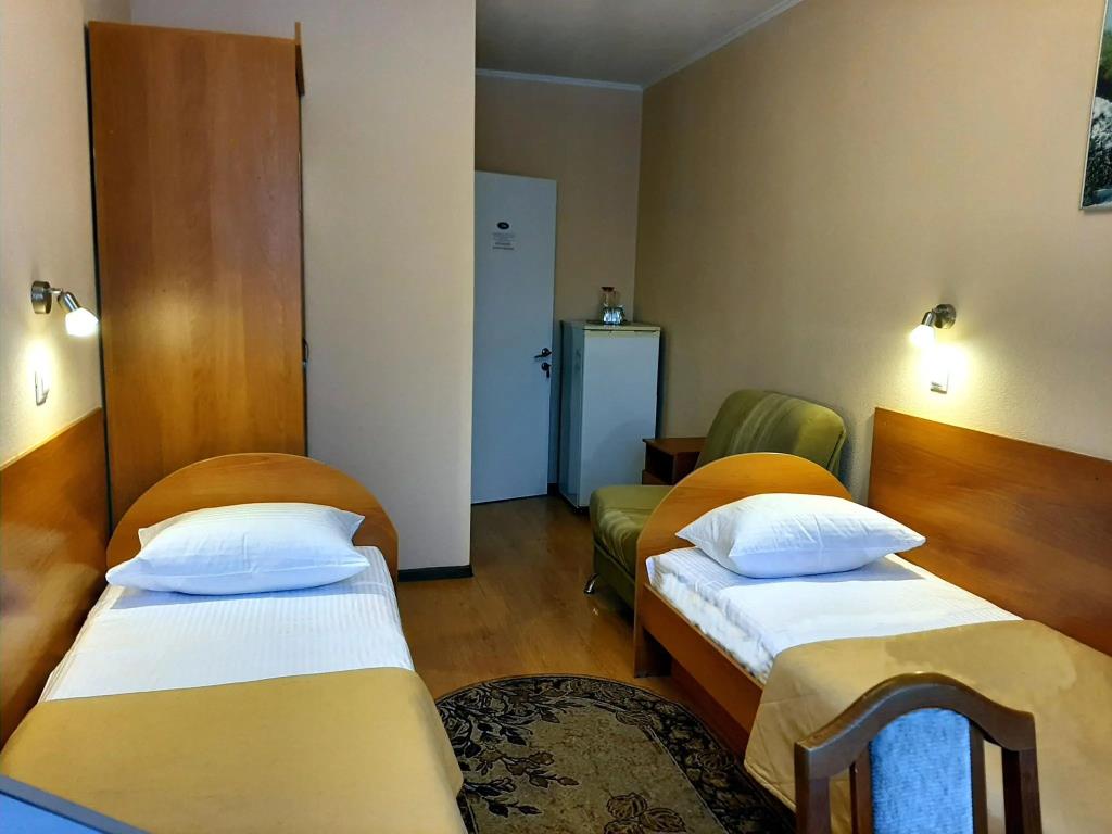 Shakhtyor Hotel 1*