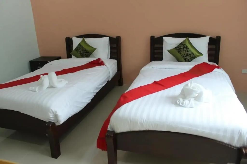 Maehaad Guesthouse 2*