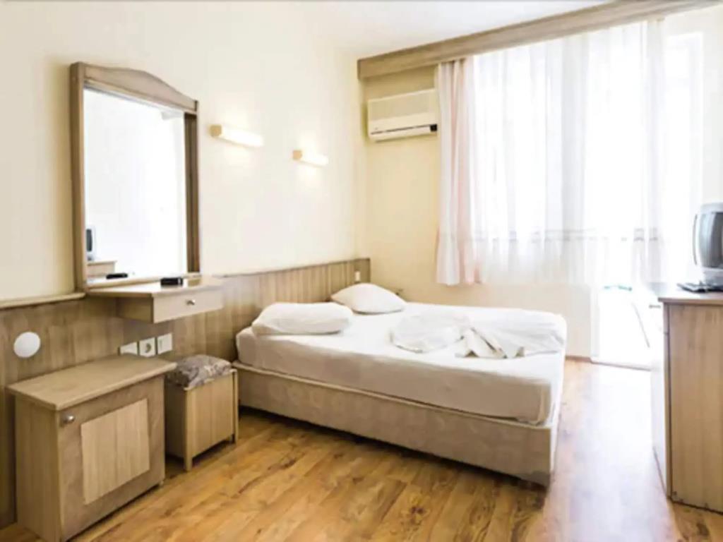 Golden Star Hotel 2*