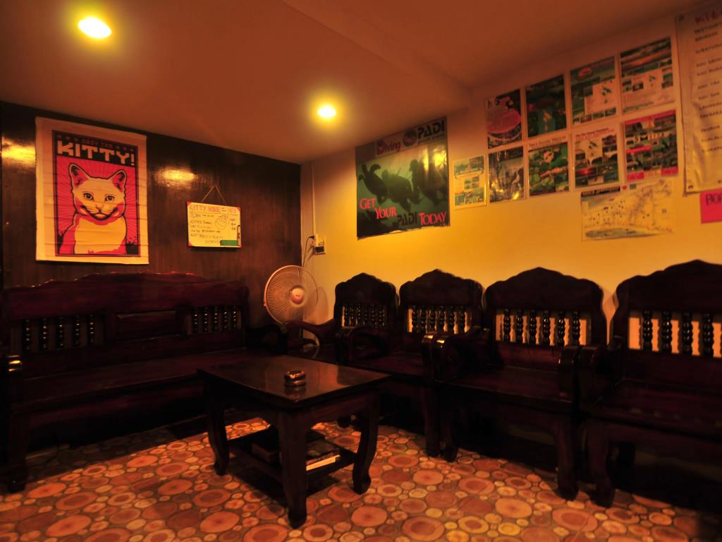 Kitty Guesthouse 2*