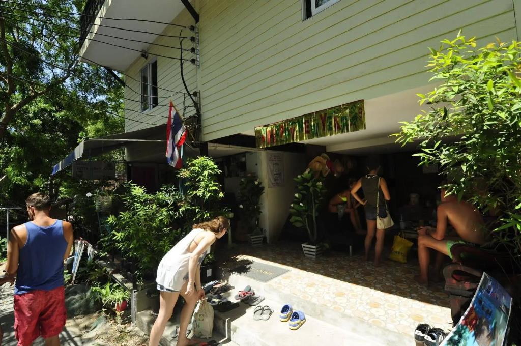 Kitty Guesthouse 2*