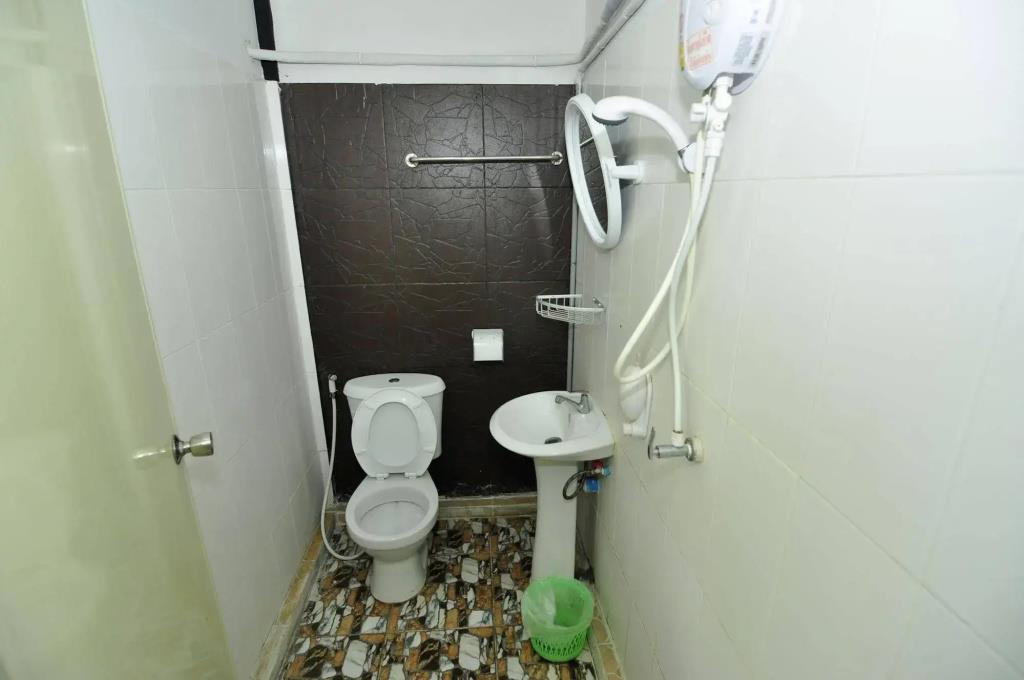 Kitty Guesthouse 2*