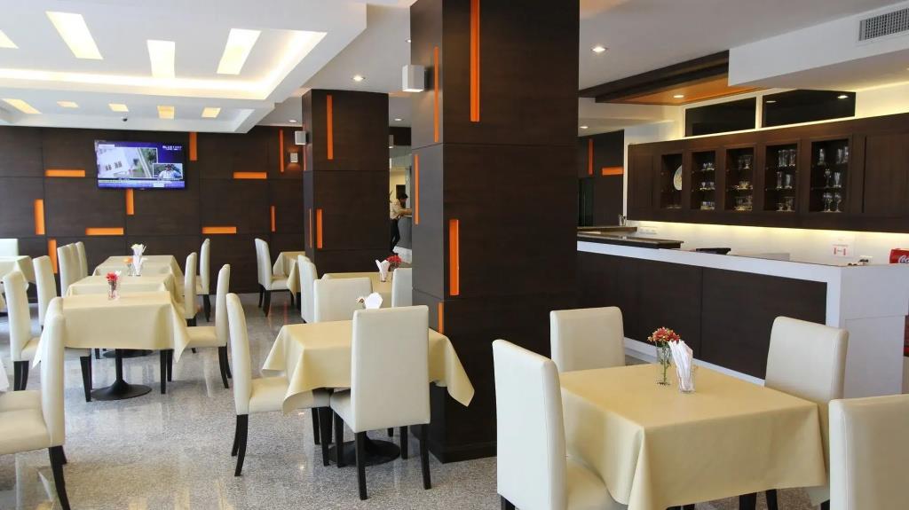 S Tara Grand Hotel 3*