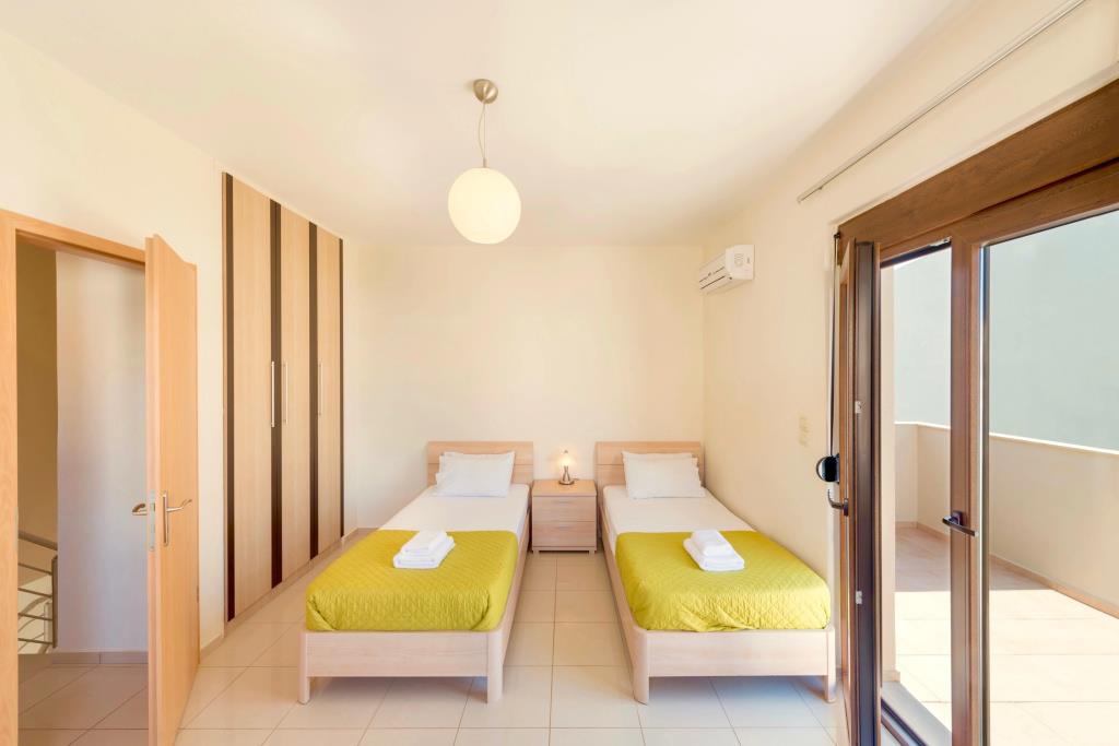 Villa Avra 0*
