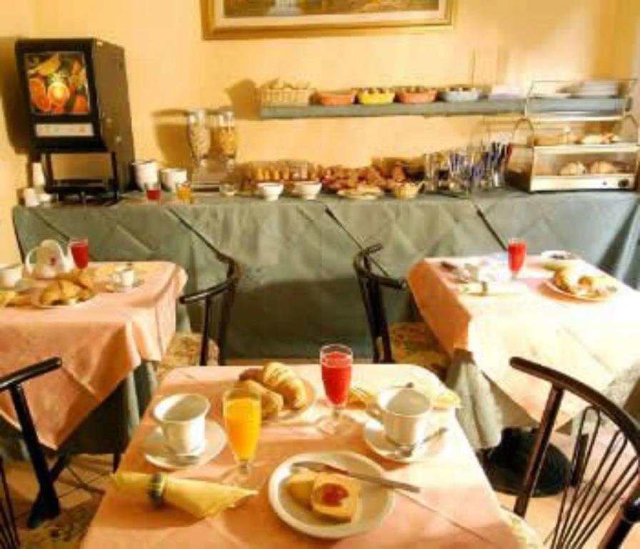 Hotel XXII Marzo 2*