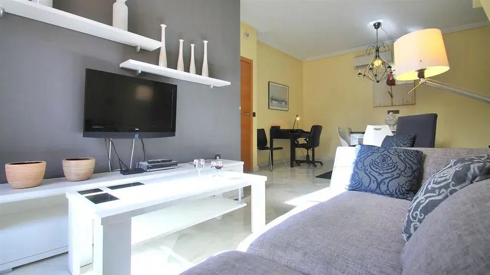Living Sevilla Apartments 0*