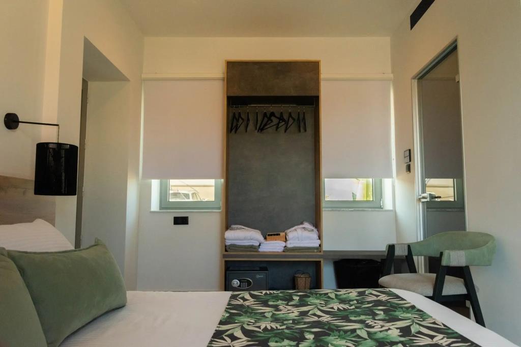 Kavos Hotel 0*