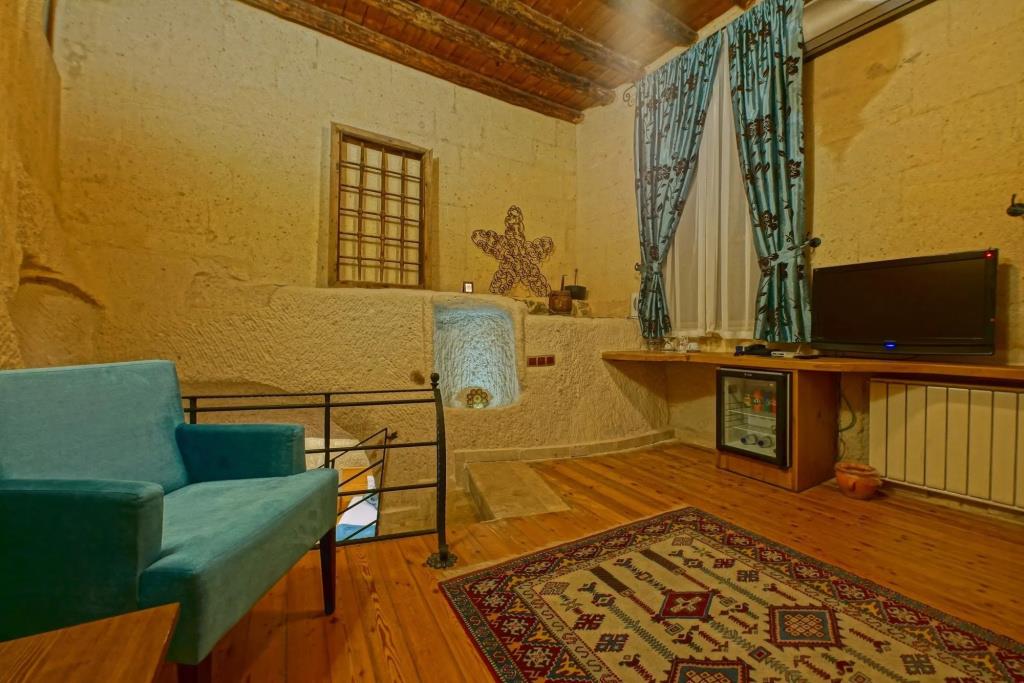 La Casa Cave 0*