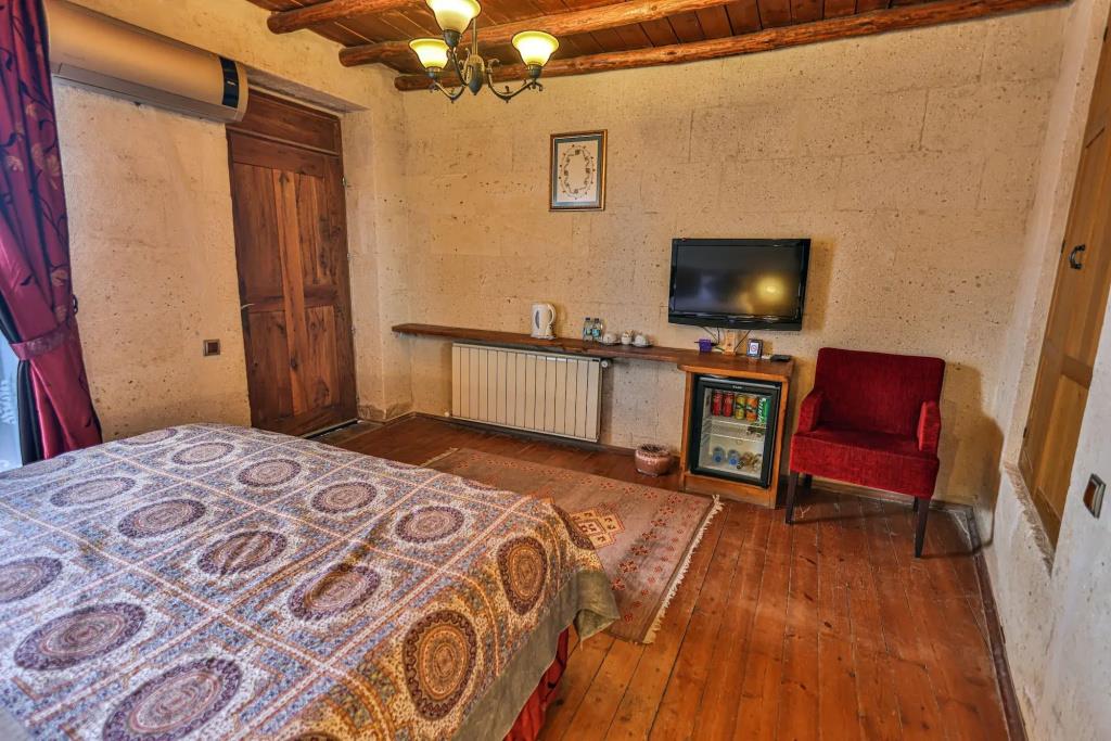 La Casa Cave 0*
