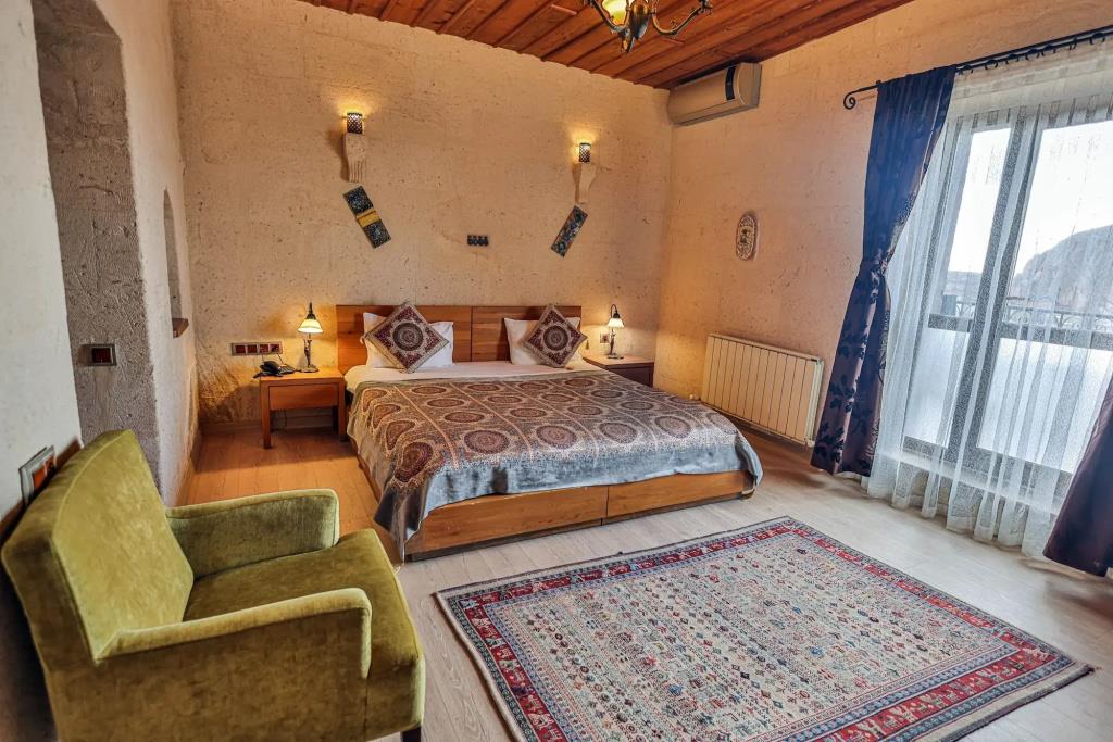 La Casa Cave 0*