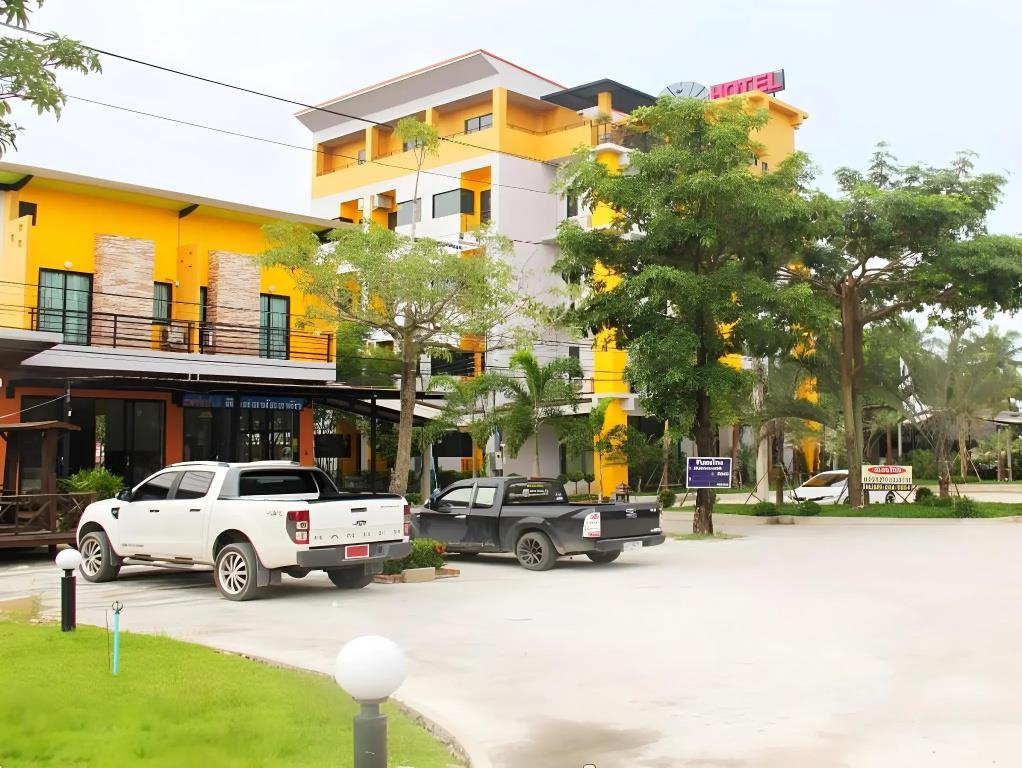 Paradise Resort 3*