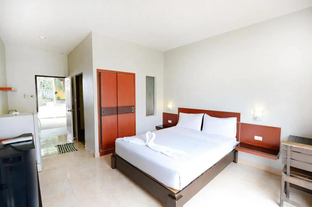Paradise Resort 3*