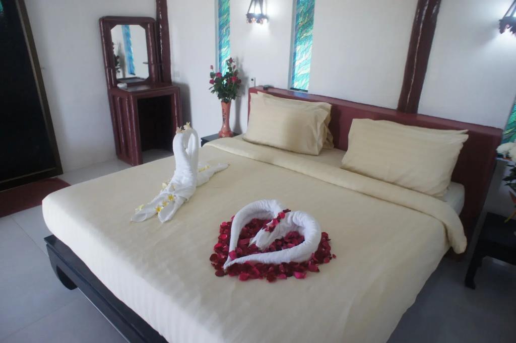 Lamai Chalets 2*
