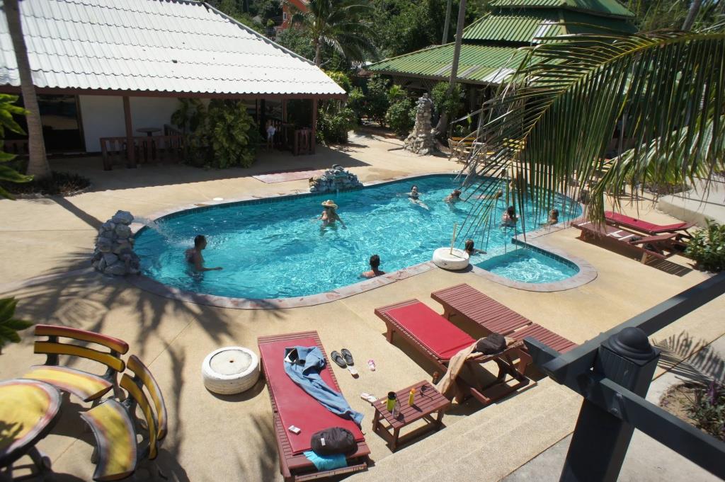 Lamai Chalets 2*