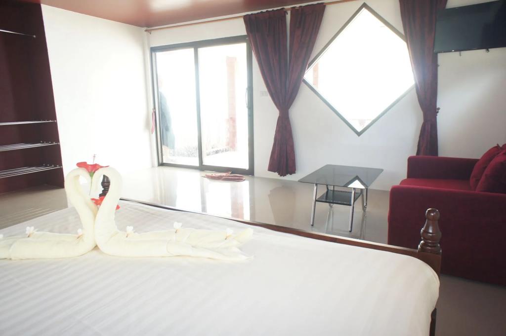 Lamai Chalets 2*