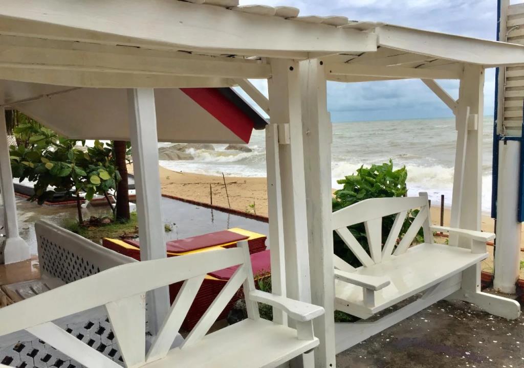 Lamai Chalets 2*