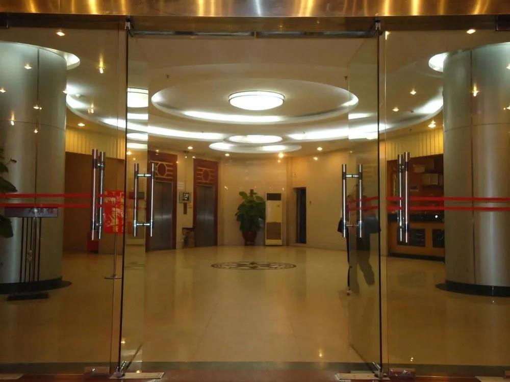 West Lake Hotel 2*