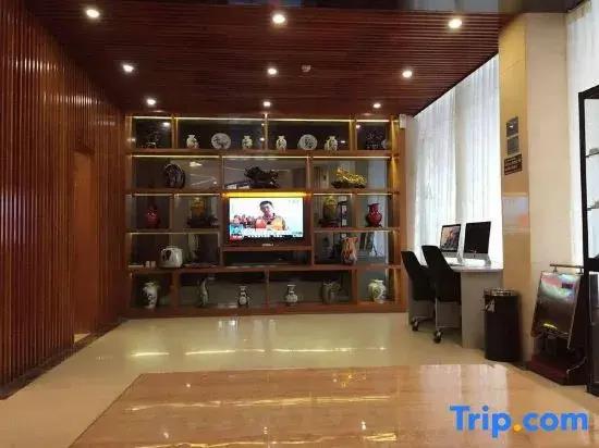 West Lake Hotel 2*