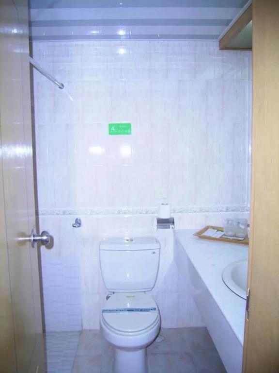 West Lake Hotel 2*